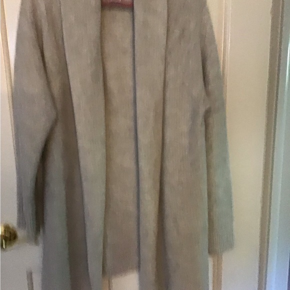 Liz, Claiborne shawl collared soft sweater. Size L. - Picture 2 of 6